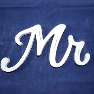 White 'Mr & Mrs Decorative Wood Sign